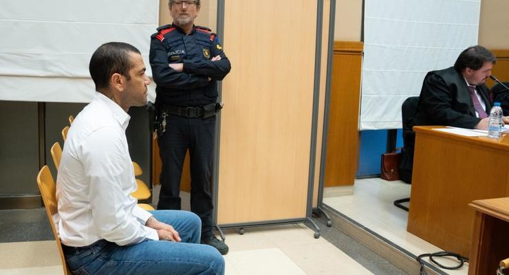 Последний клуб Дани Алвеса подал иск против футболиста