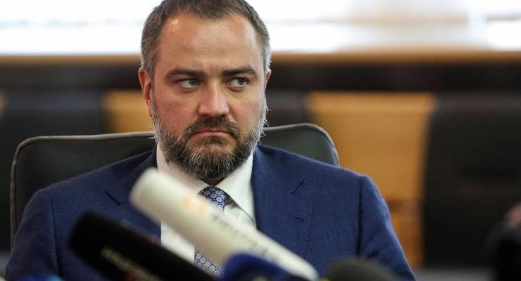Экс-президент УАФ вывел солидную сумму в офшоры и сбежал из страны