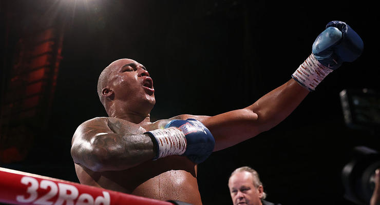 Уордли нокаутирует Хуни и приближается к титулу чемпиона WBA в сверхтяжах