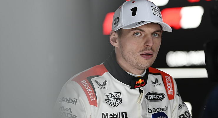 Red Bull опровергает слухи о переходе Ферстаппена в Mercedes