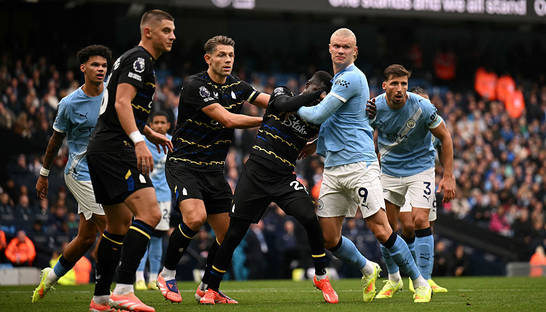 Манчестер Сити обыгрывает Эвертон: Холанн забивает дважды, команда возглавляет таблицу АПЛ