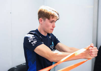 Браунінг готується до перегонів в Абу-Дабі: тренування і заїзди новачків