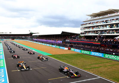 Мерседес и Ред Булл обвиняются в эксплуатации лазейки в моторном регламенте