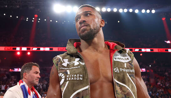 Трагедия на дороге: Джошуа потерял тренеров в автокатастрофе