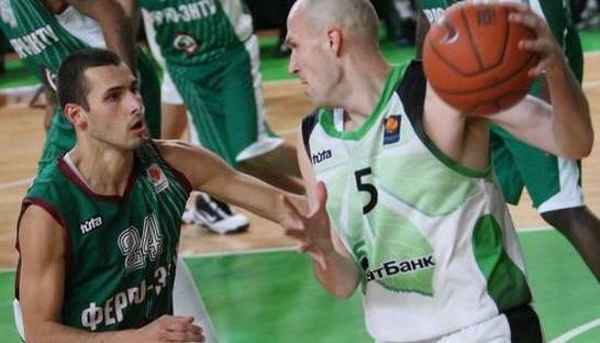 Плей-офф УБСЛ: Будивельник начал полуфинал с разгрома Ферро