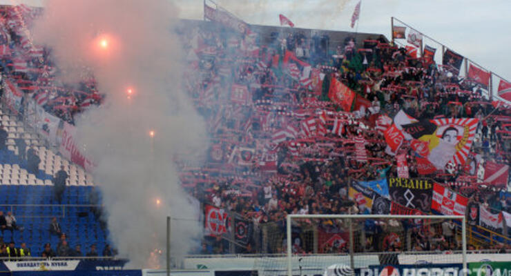 Матч между Крыльями Советов и Спартаком был прерван дракой болельщиков