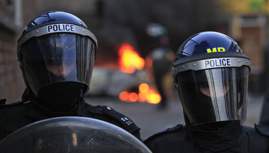 Два матча Кубка английской лиги отменены из-за беспорядков в Лондоне