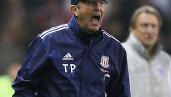 В стане соперника. Тренера Сток Сити оштрафовали за критику арбитра