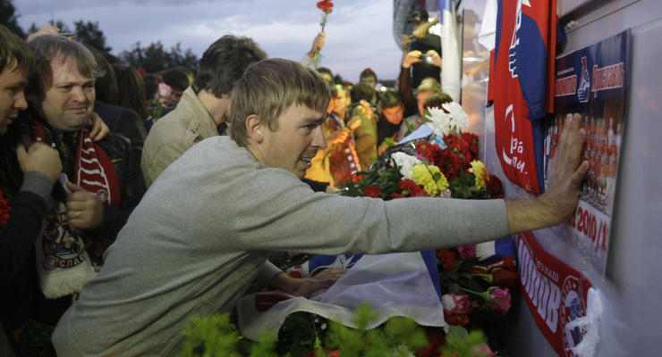 Родственники погибших в результате авиакатастрофы под Ярославлем требуют провести новое расследование