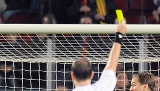 UEFA советует арбитрам поменьше пользоваться соцсетями