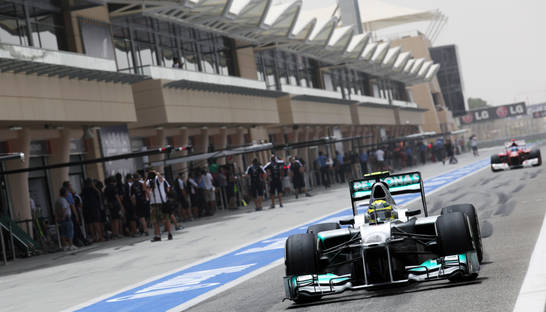 Росберг стал лучшим на второй практике Гран-при Бахрейна