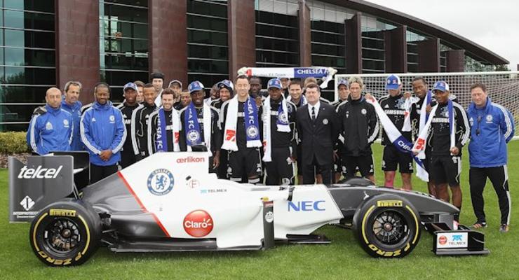 Команда Формулы-1 Sauber представила болид с эмблемой Челси
