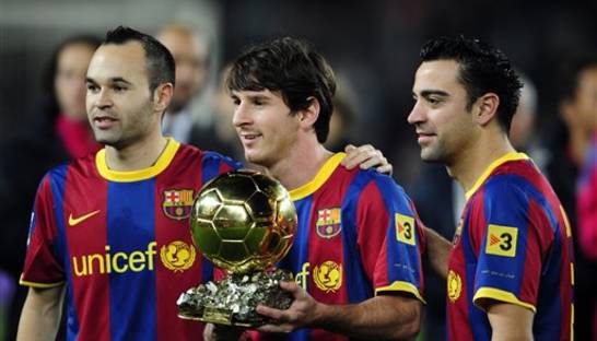 Хави: Месси - сильнейший футболист мира и должен получить Золотой мяч