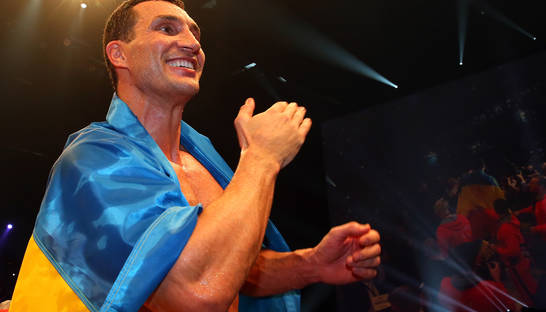 Как Владимир Кличко Леапаи уложил