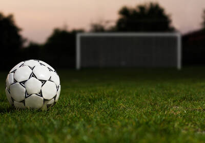 Как выбрать футбольный мяч