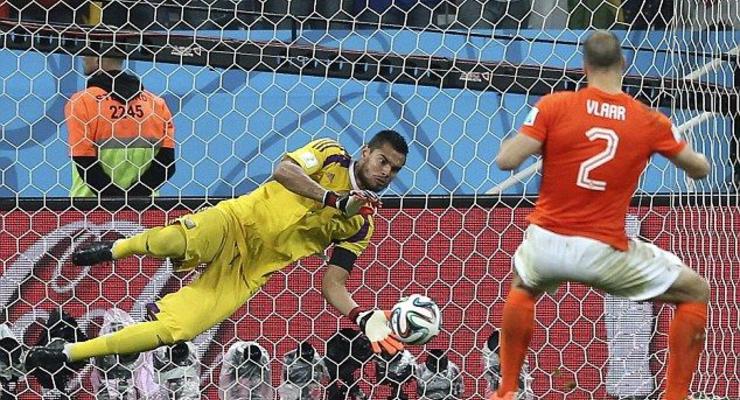 Повезло: В серии пенальти Голландия – Аргентина мяч чудом не залетел в ворота