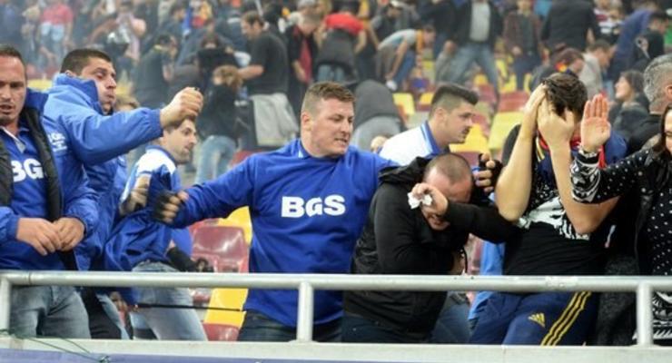 В Румынии на матче отбора Евро-2016 фанаты подрались с полицией (фото, видео)