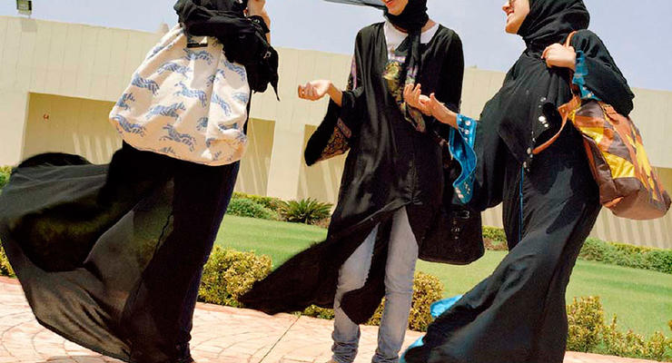 В Саудовской Аравии женщину, переодетую в мужчину, арестовали за поход на футбол
