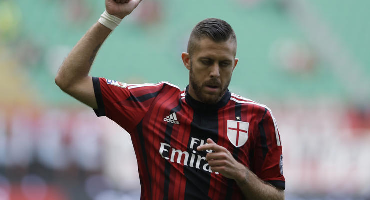 Нападающий Милана: Мужчина с животом выглядит лучше
