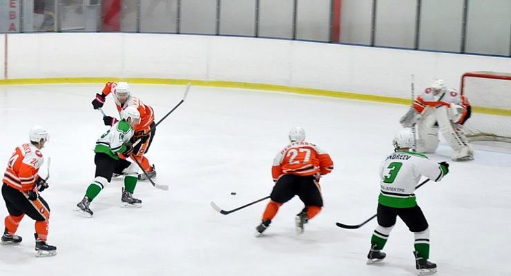 ХК Кременчуг забросил десять шайб в ворота Рапида