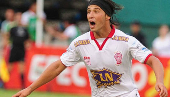 Футболист лишился четырех пальцев в результате аварии клубного автобуса