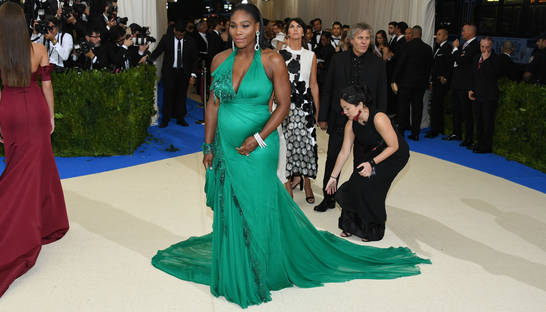 Уильямс на 7-м месяце беременности провела тренировку на корте