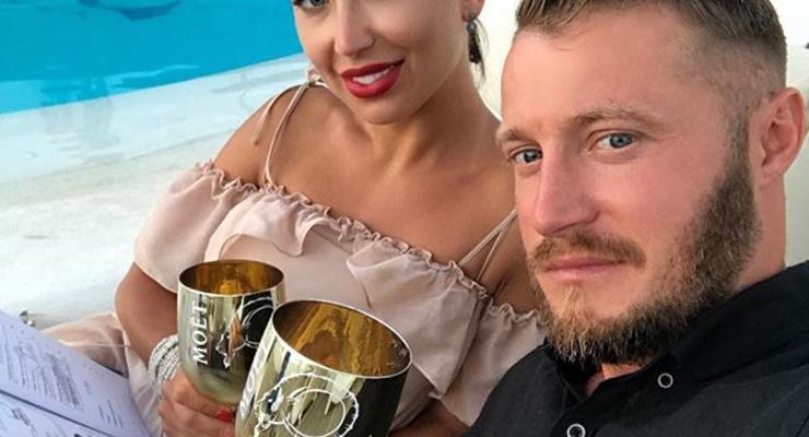 Сексуальная жена экс-игрока Днепра поделилась откровенным фото в купальнике- Спорт bigmir)net