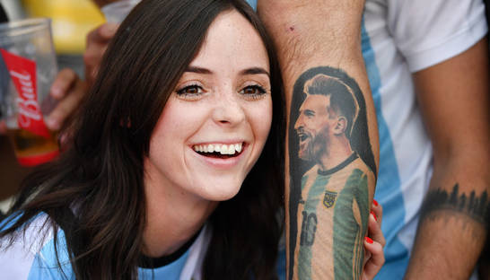 Поцелуй в Месси и брутальная радость: лучшие фото игрового дня ЧМ-2018