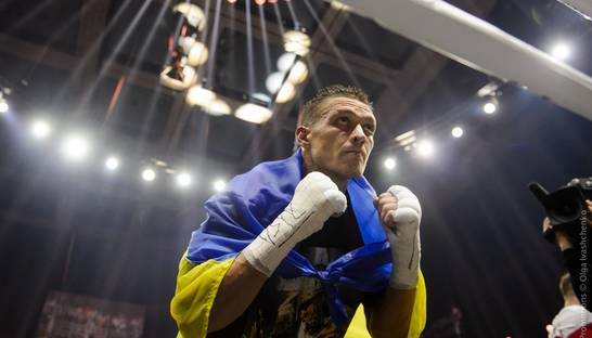 Усик решил отметить победу в финале WBSS двойным кебабом
