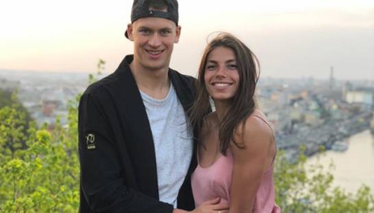 Романчук поздравил будущую жену с медалью чемпионата Европы