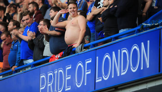 На фанатов Челси напали в Греции перед матчем с ПАОКом в ЛЕ