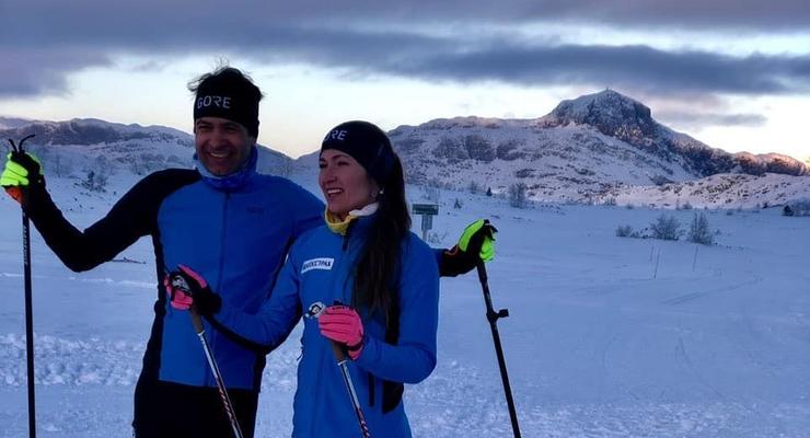 Бьорндален показал, как вместе с Домрачевой готовится к Рождеству