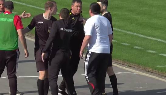 Во время матча Первой лиги едва не подрались два главных тренера