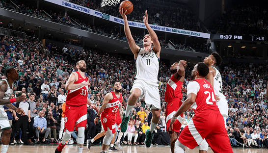 Плей-офф НБА: Торонто повел в серии с Милуоки, оказавшись в шаге от финала