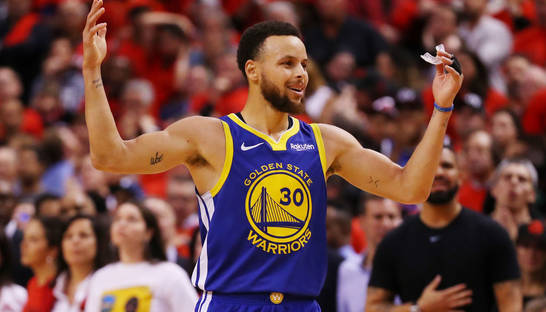 Решающий трехочковый Карри - среди лучших моментов дня НБА