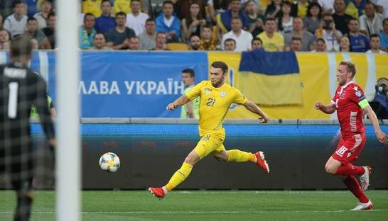 Караваев: В эпизоде с пенальти я остановился, он просто врезался в меня