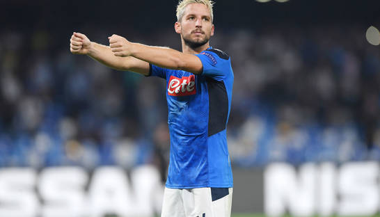 Мертенс показал голый зад на общем фото сборной Бельгии