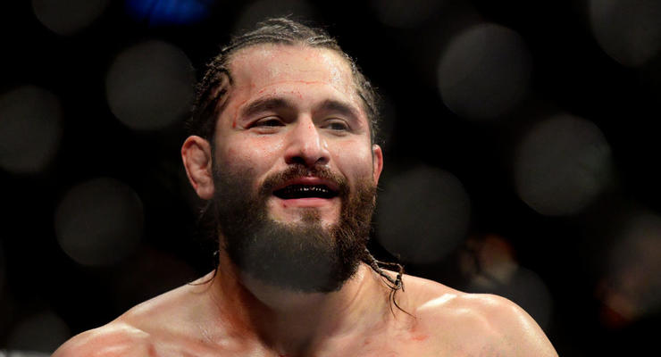 Масвидаль сделал прогноз на бой Макгрегора - Серроне