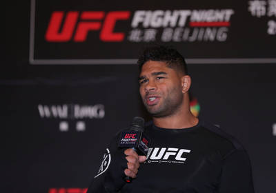 Оверим заработал 400 тысяч за выступление на UFC Fight Night 172