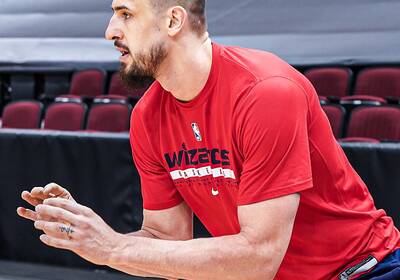 Лень провел фееричный матч в NBA против Чикаго