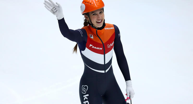 Схюлтинг стала чемпионкой мира по шорт-треку на 1500 метров