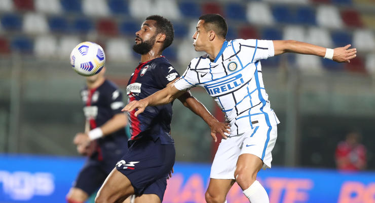 Интер в гостях обыграл Кротоне