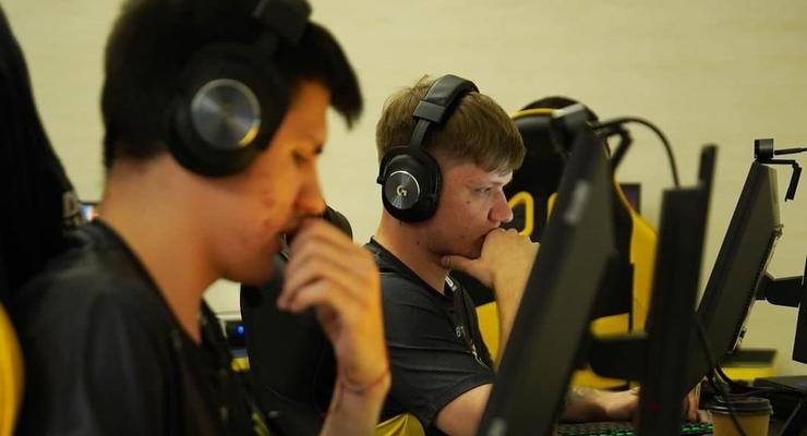 NaVi проиграли в финале IEM Fall RMR