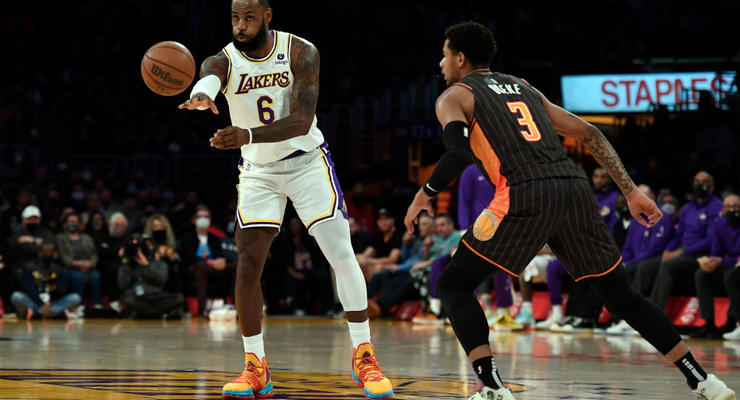 НБА: ЛеБрон помог Лейкерс обыграть Орландо, Бруклину разобрался с Детройтом