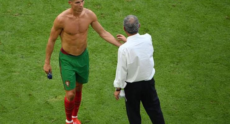 Главный тренер сборной Португалии не включил Роналду в тройку лучших футболистов 2021 года