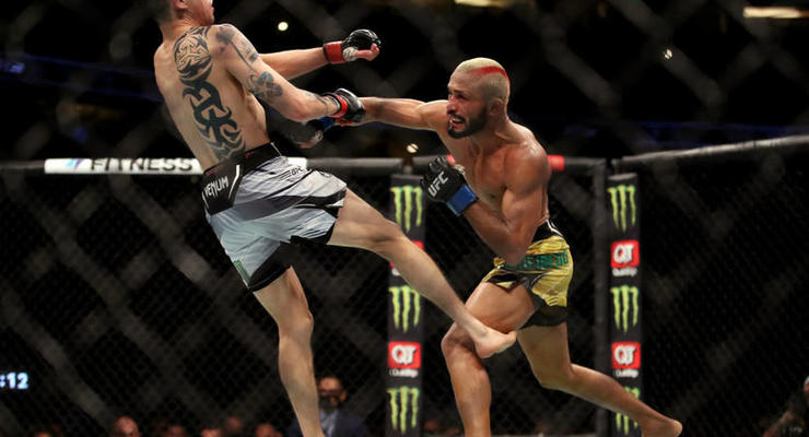 UFC 270: Морено проиграл Фигейреду и другие результаты турнира