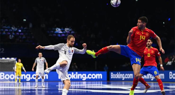 Испания разгромила Словакию и стала последним полуфиналистом Евро-2022 по футзалу