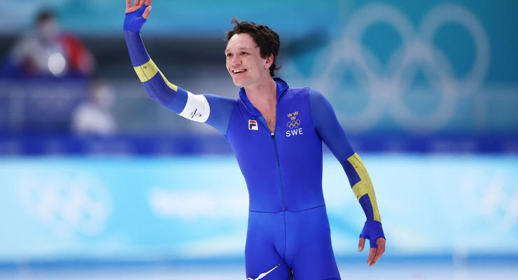 Олимпиада-2022: Шведский конькобежец с мировым рекордом выиграл на дистанции 10 км