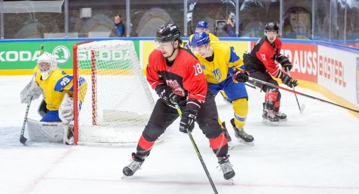 Сборная Украины по хоккею разгромно проиграла Японии, потеряв шансы на повышение в классе
