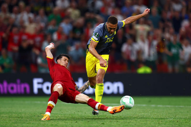 Рома минимально обыграла Фейеноорд в финале Лиги конференций / Getty Images